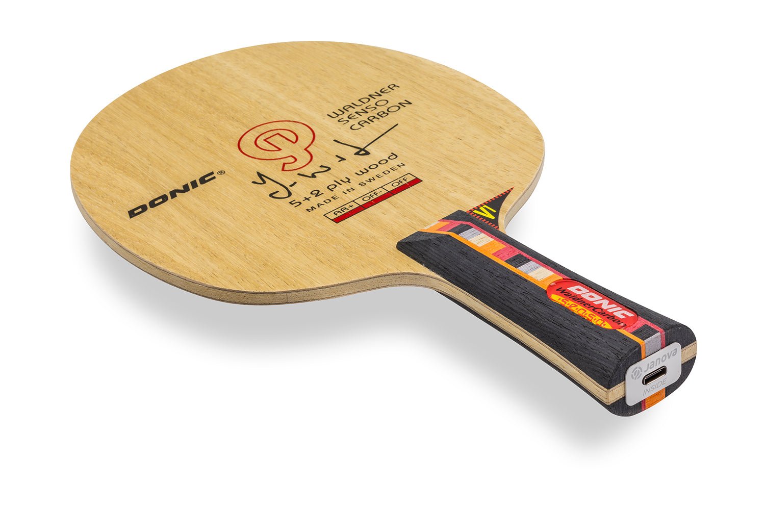 DONIC Waldner Senso Carbon Tischtennisschläger, konkaver Griff mit Janova Sensor und USB-CAnschluss, vor weißem Hintergrund positioniert